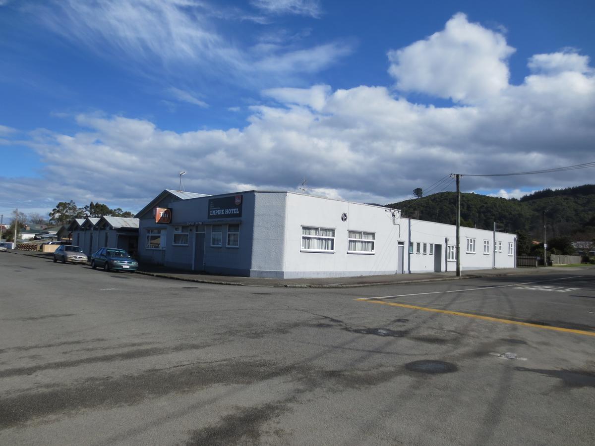 Empire Hotel Featherston Esterno foto